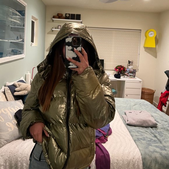 aritzia puffer jacket, super puff - Picture 2 of 2